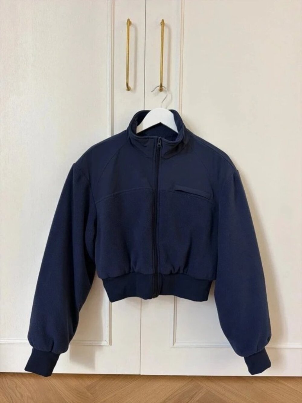 Women’s Alo Yoga Warm Navy Cropped Jacket, Navy Blue, Size M